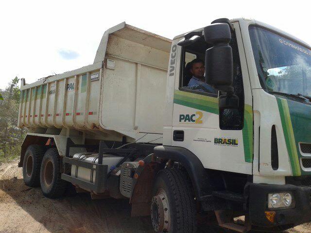 Prefeitura intensifica obras de recuperação de ruas - Imagem 18