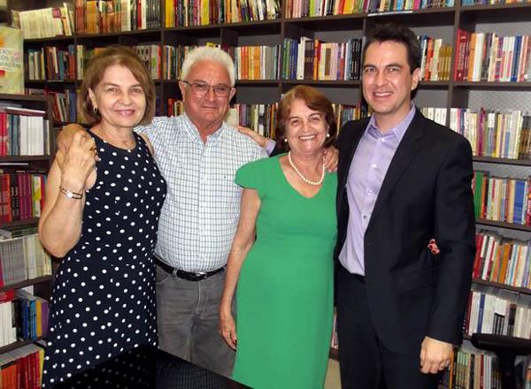 Leandro Lages lota livraria no lançamento de seu segundo livro - Imagem 7