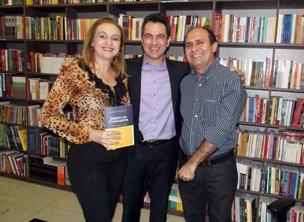 Leandro Lages lota livraria no lançamento de seu segundo livro - Imagem 5