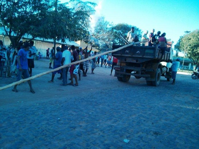 Levantamento do mastro, uma festa tradicional repassada de geração em geração - Imagem 1