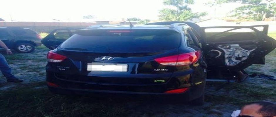 Polícia de Piripiri encontra carro abandonado e cheio de drogas