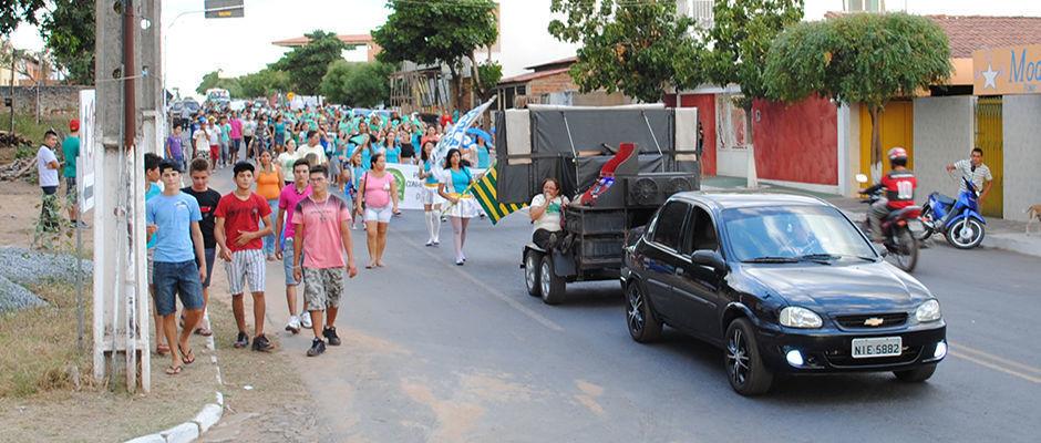 U.E. Chico Monção realiza caminhada no encerramento do Projeto Meio Ambiente Nas Ondas da Leitura