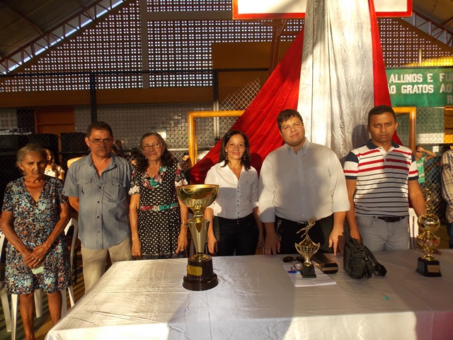 Prefeito Dr. Francisco inaugura Quadra Poliesportiva Coberta da Escola Genésio Moreira - Imagem 21