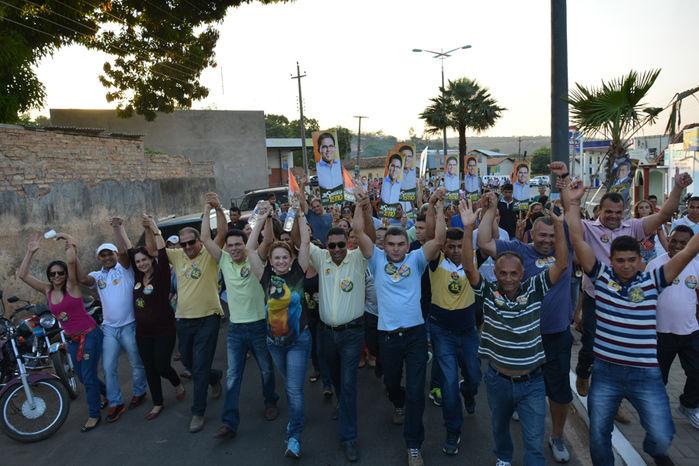 Comitê de campanha do PMDB é inaugurado com grande caminhada em Uruçuí - Imagem 24