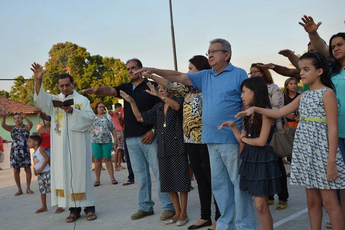 Prefeitura inaugura quadra poliesportiva na comunidade Tucuns em pleno festejo - Imagem 13
