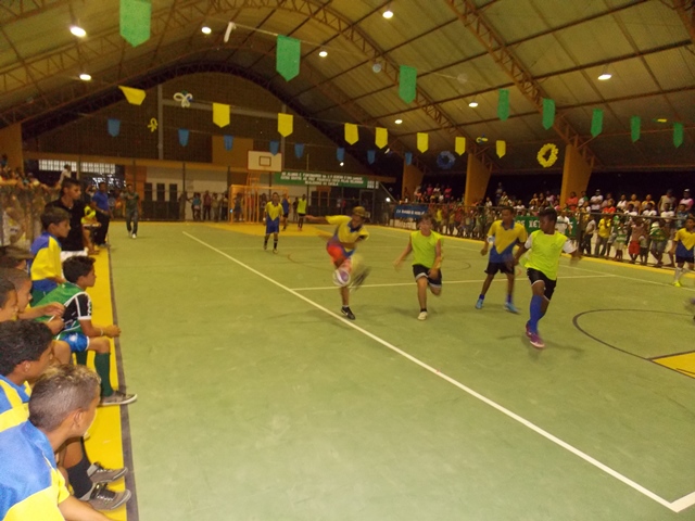 Prefeito Dr. Francisco inaugura Quadra Poliesportiva Coberta da Escola Genésio Moreira - Imagem 83
