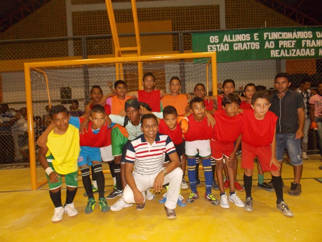 Prefeito Dr. Francisco inaugura Quadra Poliesportiva Coberta da Escola Genésio Moreira - Imagem 65