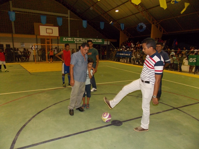 Prefeito Dr. Francisco inaugura Quadra Poliesportiva Coberta da Escola Genésio Moreira - Imagem 71
