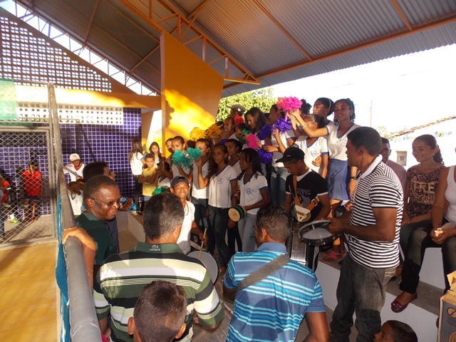 Prefeito Dr. Francisco inaugura Quadra Poliesportiva Coberta da Escola Genésio Moreira - Imagem 5