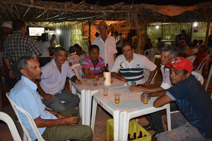 Prefeita Renata Coelho prestigia festejos de Bom Jesus da Lapa na comunidade Morrinhos - Imagem 25