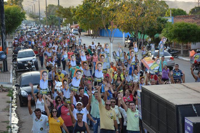 Comitê de campanha do PMDB é inaugurado com grande caminhada em Uruçuí - Imagem 28