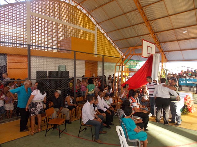 Prefeito Dr. Francisco inaugura Quadra Poliesportiva Coberta da Escola Genésio Moreira - Imagem 6