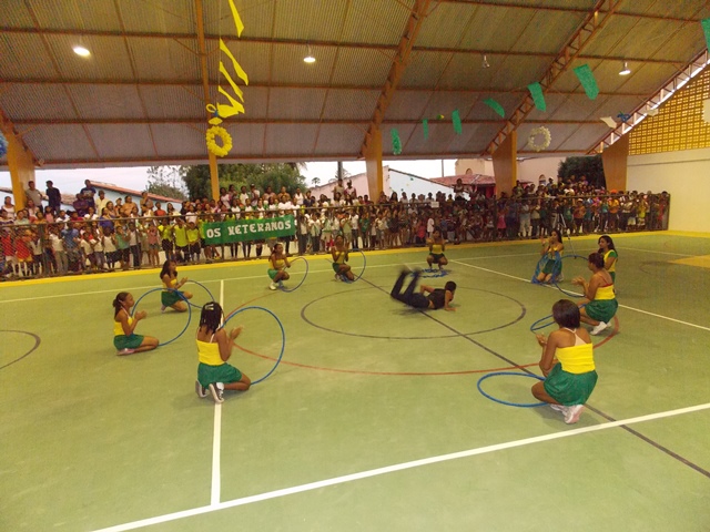 Prefeito Dr. Francisco inaugura Quadra Poliesportiva Coberta da Escola Genésio Moreira - Imagem 43
