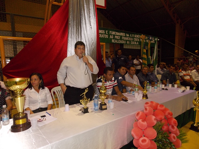 Prefeito Dr. Francisco inaugura Quadra Poliesportiva Coberta da Escola Genésio Moreira - Imagem 57