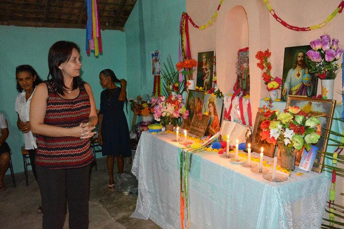 Prefeita Renata Coelho prestigia festejos de Bom Jesus da Lapa na comunidade Morrinhos - Imagem 11