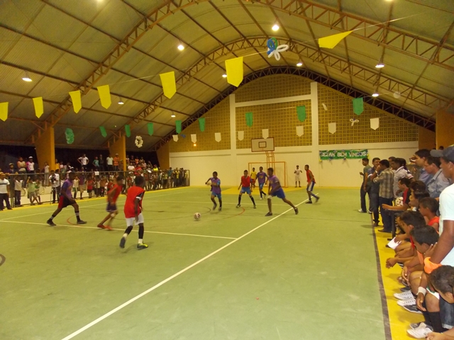 Prefeito Dr. Francisco inaugura Quadra Poliesportiva Coberta da Escola Genésio Moreira - Imagem 73