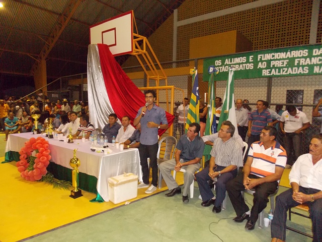 Prefeito Dr. Francisco inaugura Quadra Poliesportiva Coberta da Escola Genésio Moreira - Imagem 56