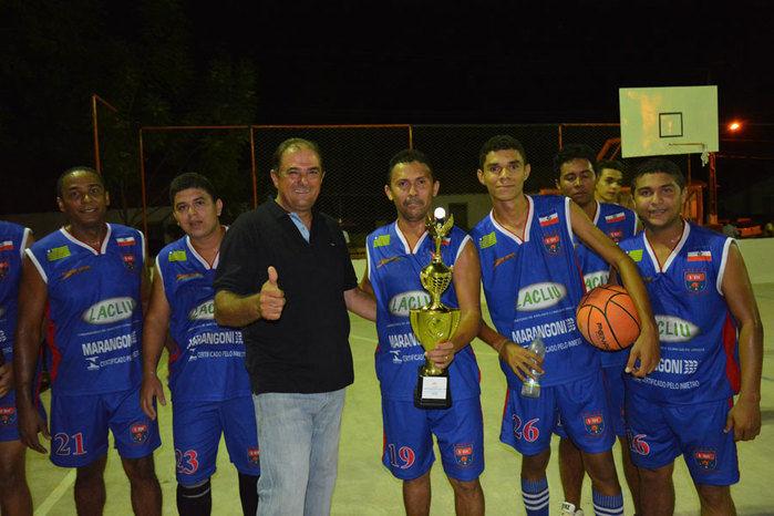 Prefeitura inaugura quadra poliesportiva na comunidade Tucuns em pleno festejo - Imagem 34