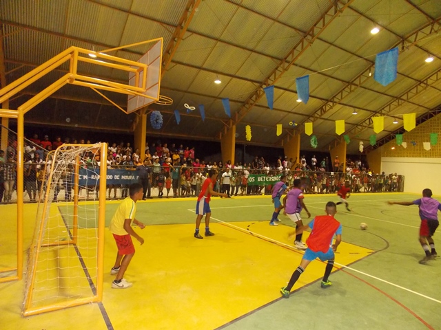 Prefeito Dr. Francisco inaugura Quadra Poliesportiva Coberta da Escola Genésio Moreira - Imagem 77