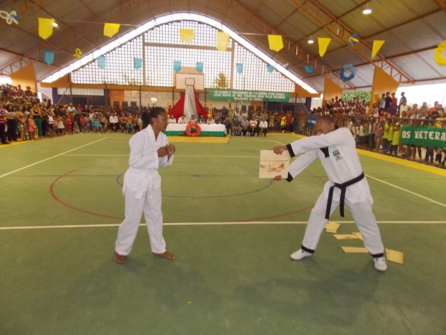 Prefeito Dr. Francisco inaugura Quadra Poliesportiva Coberta da Escola Genésio Moreira - Imagem 34
