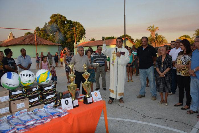 Prefeitura inaugura quadra poliesportiva na comunidade Tucuns em pleno festejo - Imagem 14
