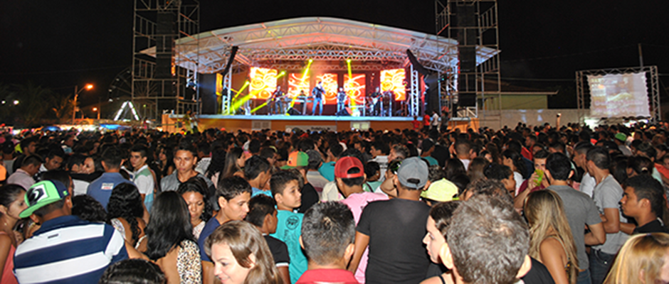 Festejos: Grande público, muita animação e tranquilidade marca segunda noite de festas em Praça Pública