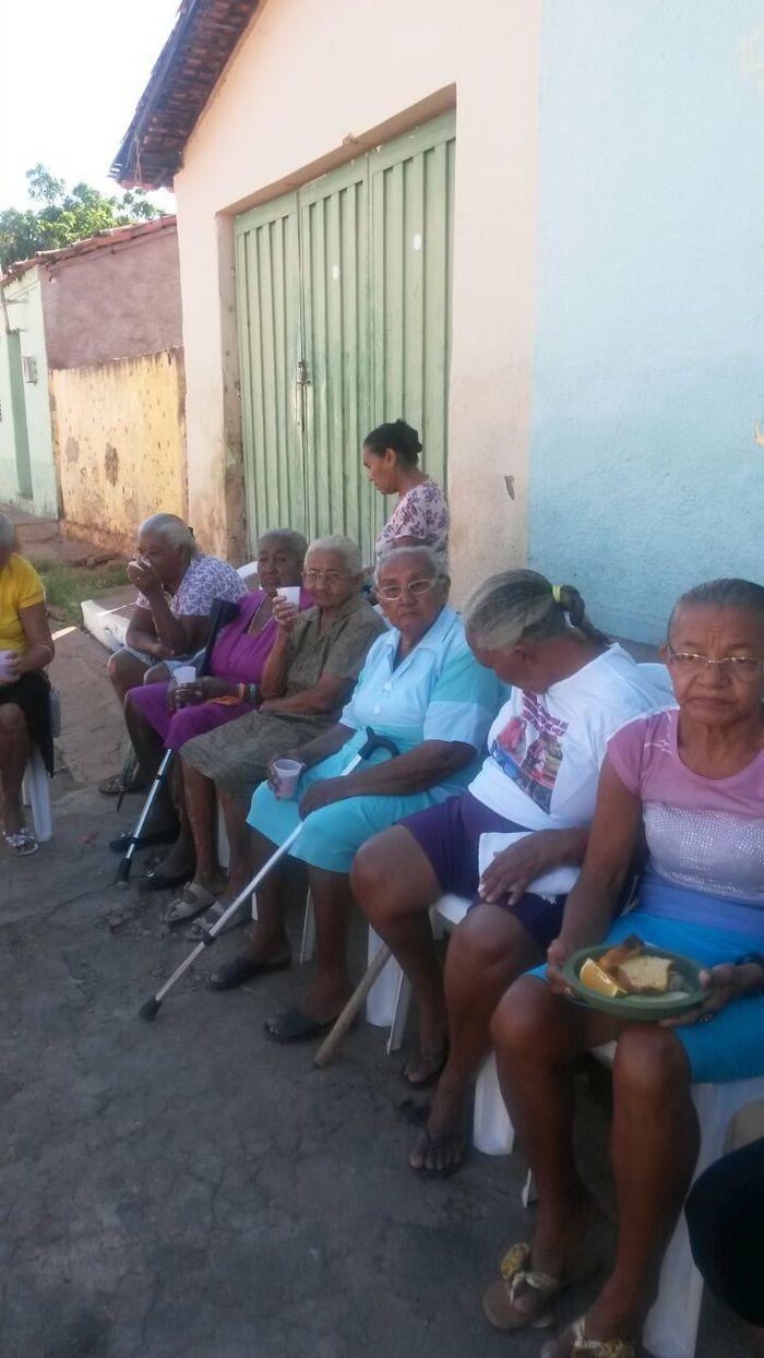 CRAS realiza café da manhã com idosos - Imagem 11