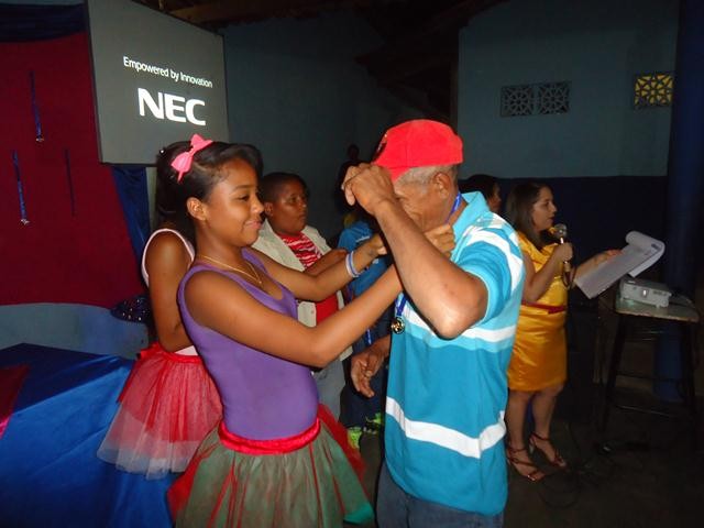 Pais Receberam Homenagem na Escola Santa Catarina - Imagem 52