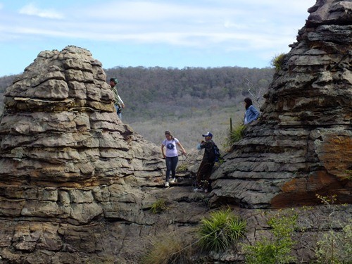 Alunos do curso de história da FADESB visitam Sitio Arqueológico em São José do Piauí. - Imagem 12
