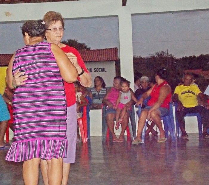 Secretaria Municipal de Assistência Social realiza tarde de lazer aos Idosos do município  - Imagem 30