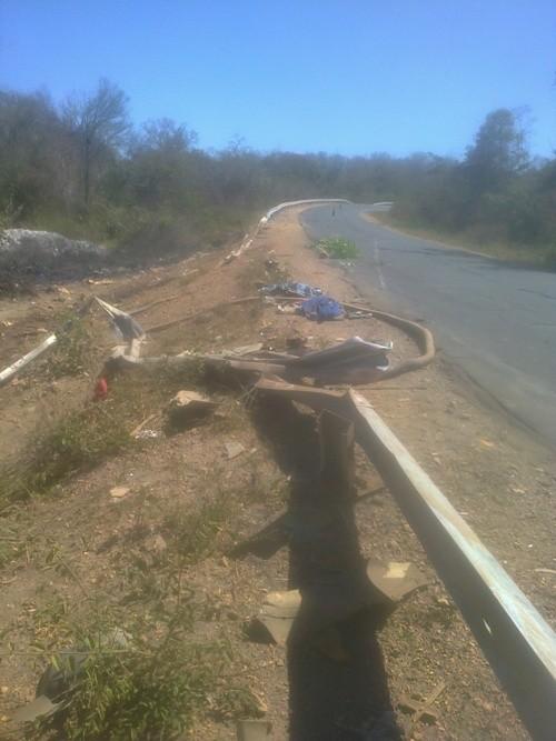 Grave acidente na BR 135 com carreta leva motorista a óbito, corpo foi partido ao meio – imagem forte - Imagem 6