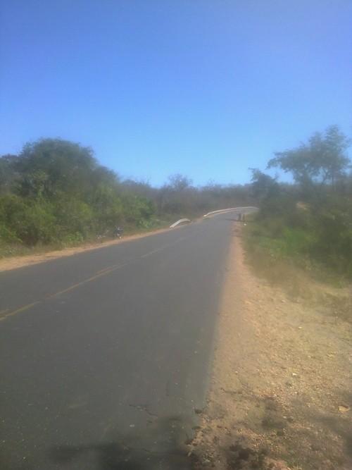 Grave acidente na BR 135 com carreta leva motorista a óbito, corpo foi partido ao meio – imagem forte - Imagem 1