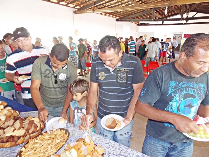 Secretaria de Educação realiza belíssimo café da manhã em homenagem ao dia dos Pais - Imagem 32