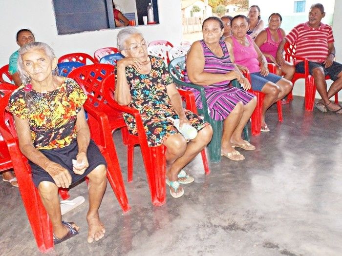 Secretaria Municipal de Assistência Social realiza tarde de lazer aos Idosos do município  - Imagem 39