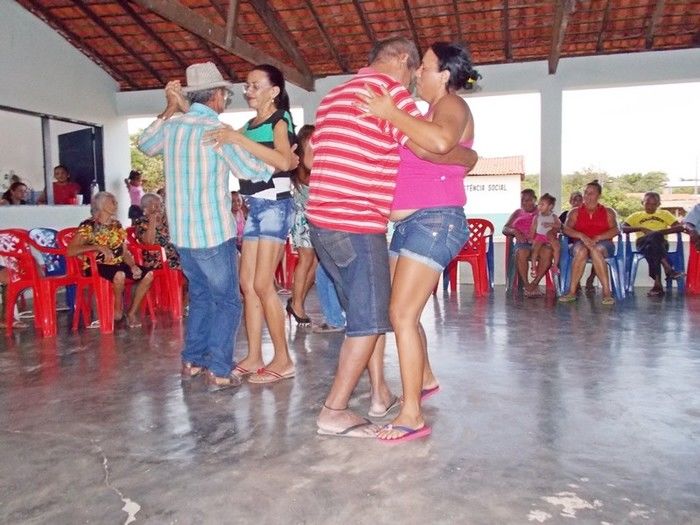 Secretaria Municipal de Assistência Social realiza tarde de lazer aos Idosos do município  - Imagem 34