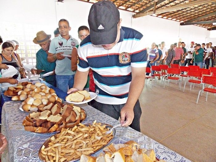 Secretaria de Educação realiza belíssimo café da manhã em homenagem ao dia dos Pais - Imagem 35