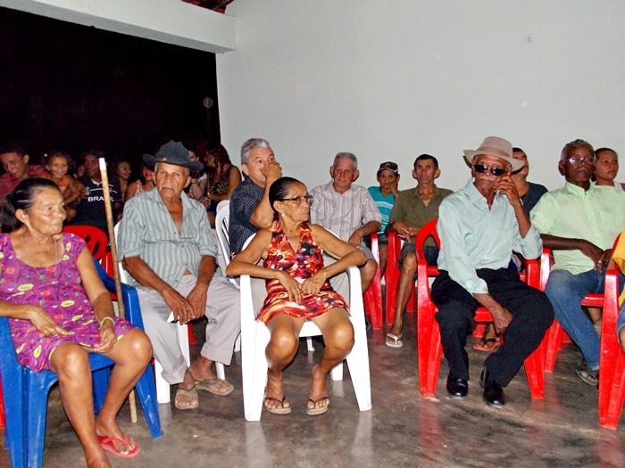 Secretaria Municipal de Assistência Social realiza tarde de lazer aos Idosos do município  - Imagem 12