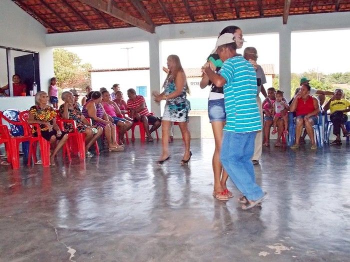 Secretaria Municipal de Assistência Social realiza tarde de lazer aos Idosos do município  - Imagem 31
