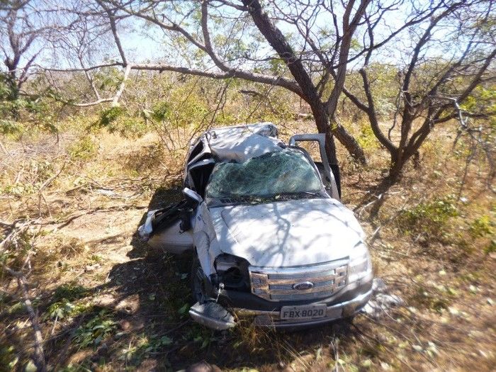 Acidente na BR 135 deixa vítima fatal; carro vinha de São Paulo e capotou próximo a Redenção do Gurgueia - Imagem 2