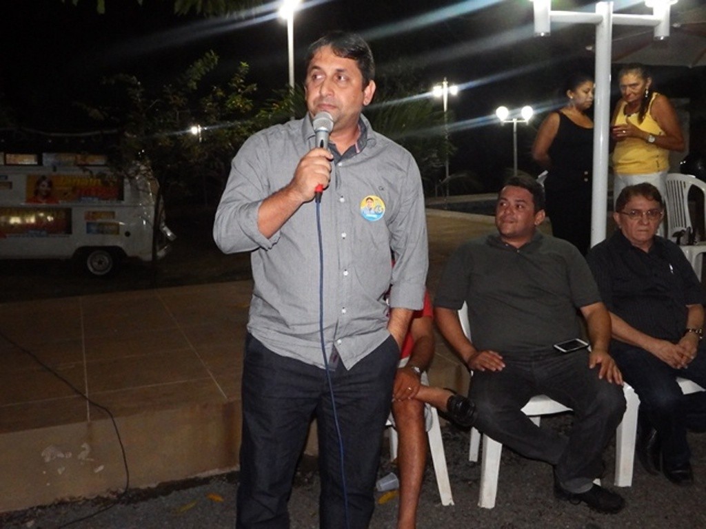 Prefeito de Esperantina realiza reunião e confirma apoio à candidata Deputada Janaina Marques 