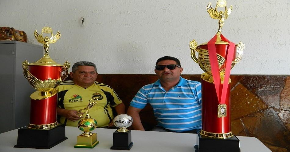 Prefeitura entrega premiações a atletas e anuncia competições