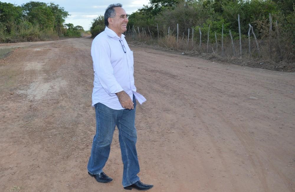 Bernildo Val visita trajeto onde será asfaltado na zona rural de Buriti dos Lopes