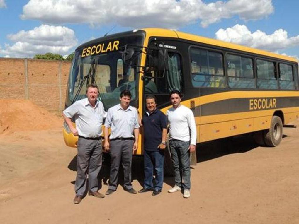 Prefeitura de Água Branca recebe Ônibus Escolar 0 km