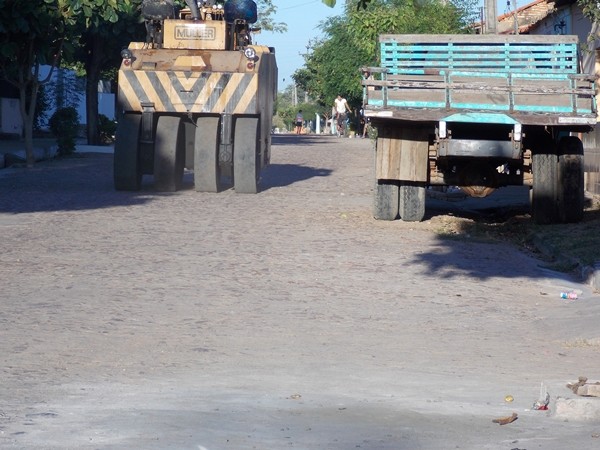 Prefeito Antônio Parambú inicia Pavimentação Asfáltica nas principais ruas da cidade - Imagem 4