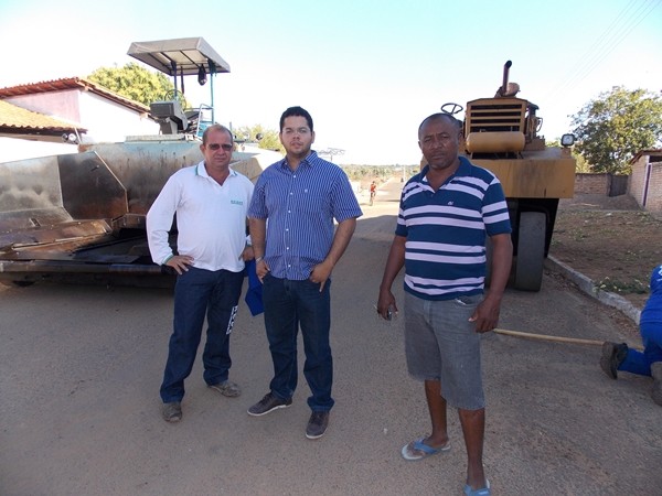 Prefeito Antônio Parambú inicia Pavimentação Asfáltica nas principais ruas da cidade - Imagem 1
