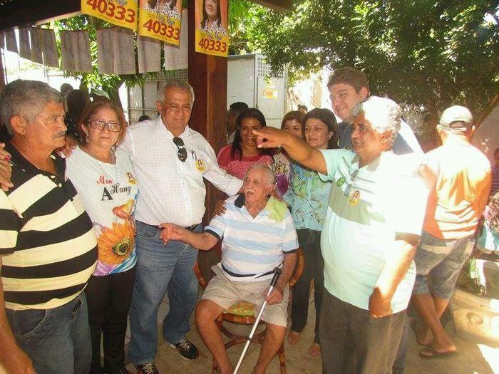 Sr. Manoel Lucas homenageia todos os pais da família Pereira. - Imagem 6