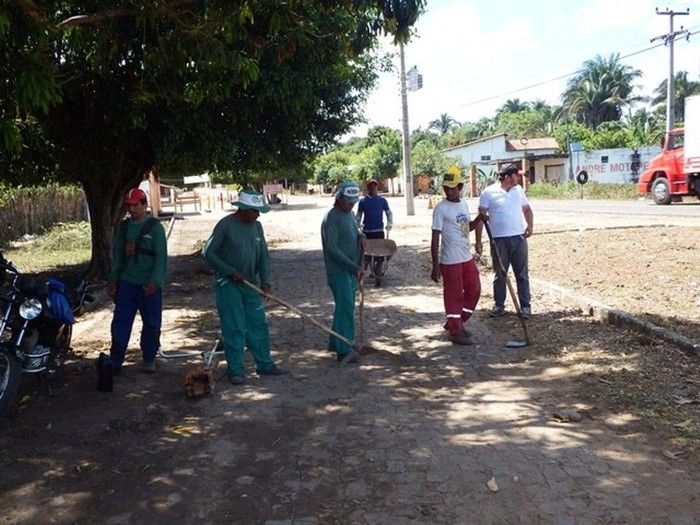 Prefeitura de Esperantina realiza serviço de limpeza e capina no povoado Lagoa Seca - Imagem 2