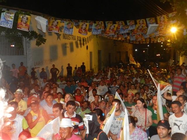 Candita Janainna Marques realiza reunião em Esperantina - Imagem 29