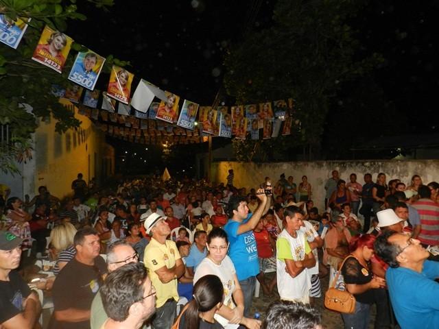 Candita Janainna Marques realiza reunião em Esperantina - Imagem 26