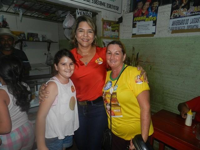 Candita Janainna Marques realiza reunião em Esperantina - Imagem 17